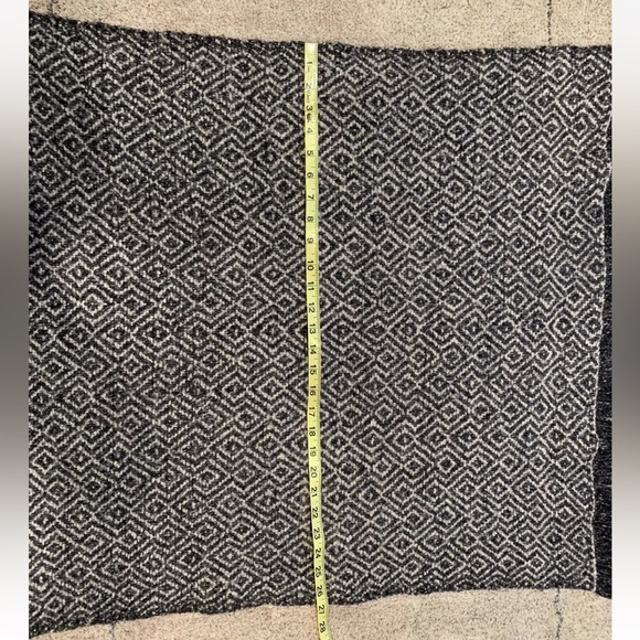 manos del uruguay Decor/ Table Cloth Runner Wool Alpaca Blend 35X26 - Picture 5 of 6